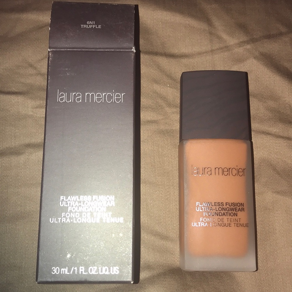 Laura Mercier Flawless Fusion Foundation Truffle